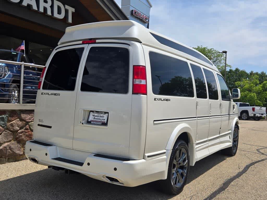 2025 Chevrolet Express Cargo WT
