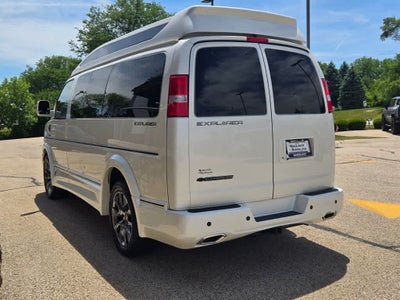 2025 Chevrolet Express Cargo WT