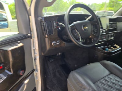2025 Chevrolet Express Cargo WT