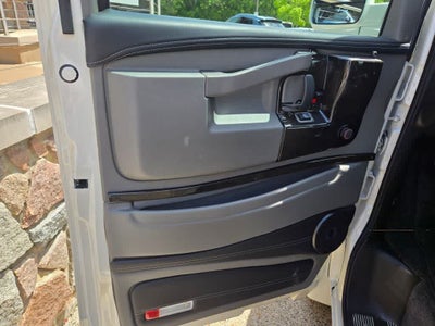 2025 Chevrolet Express Cargo WT