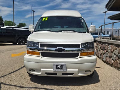 2025 Chevrolet Express Cargo WT