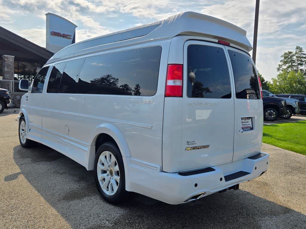2024 Chevrolet Express Cargo 2500 WT