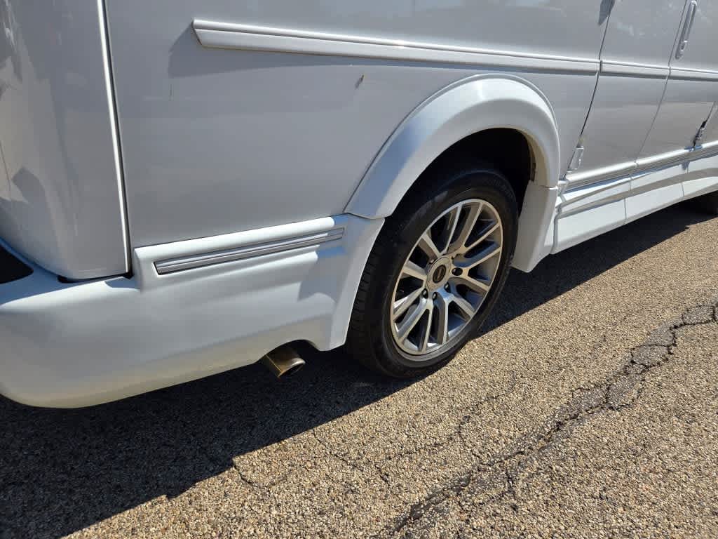 2021 GMC Savana Passenger 2500 LS