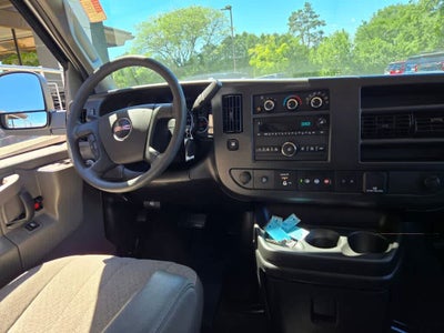 2025 GMC Savana Passenger LT