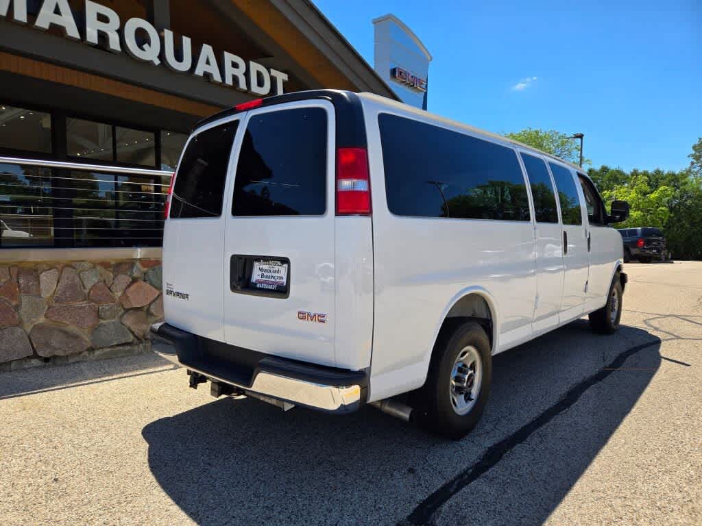 2025 GMC Savana Passenger LT