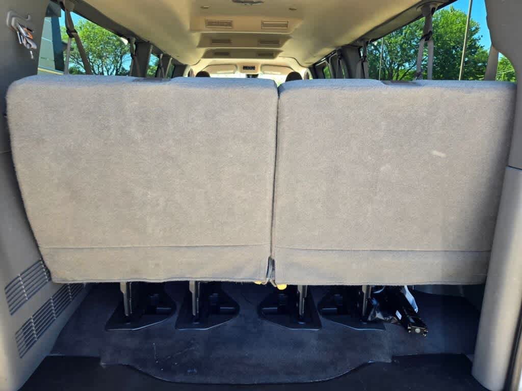 2025 GMC Savana Passenger LT