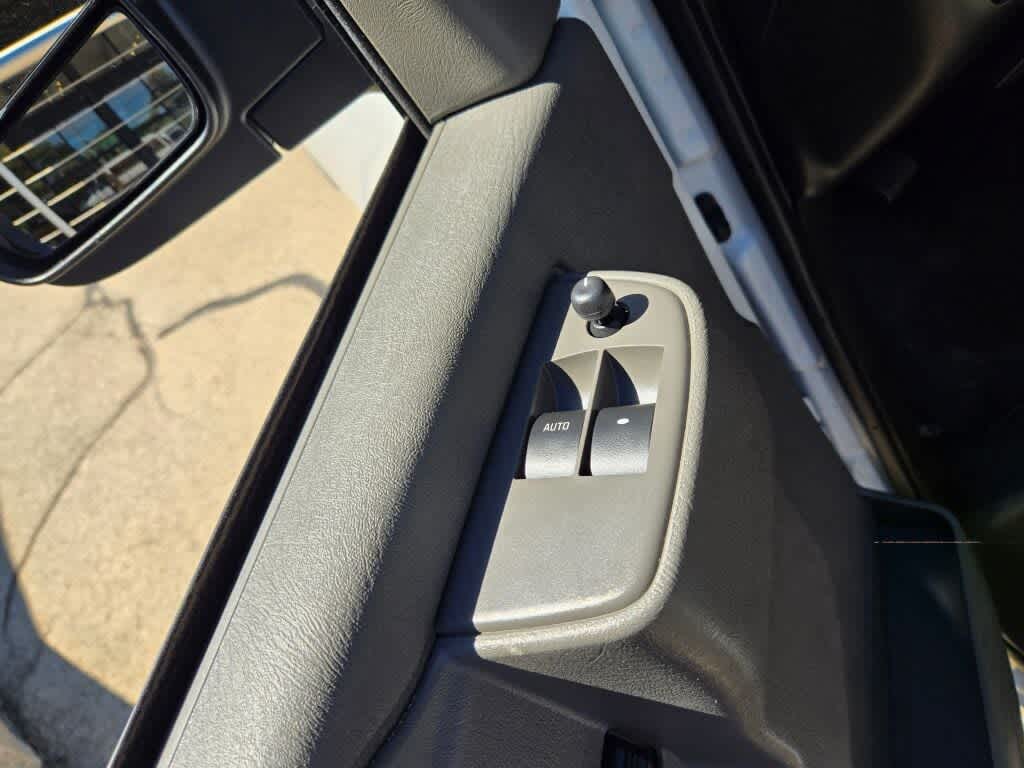 2025 GMC Savana Passenger LT