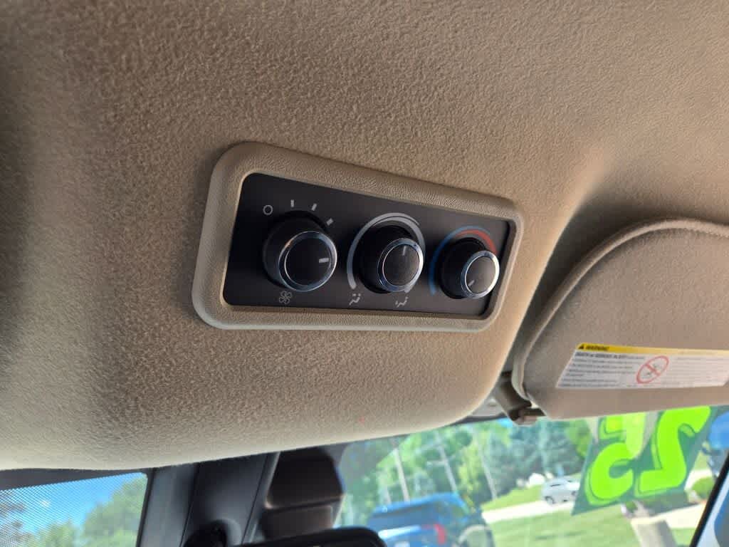 2025 GMC Savana Passenger LT