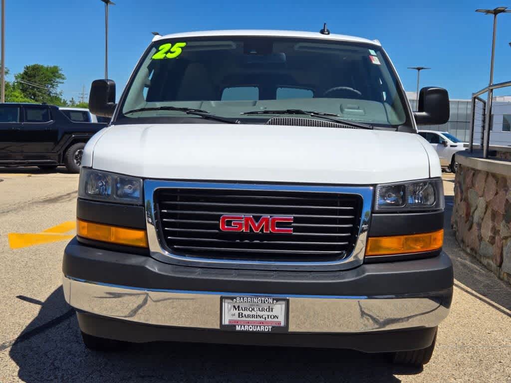 2025 GMC Savana Passenger LT