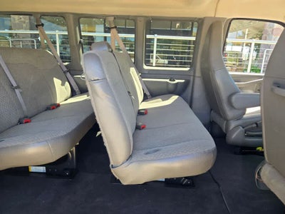 2025 GMC Savana Passenger LT