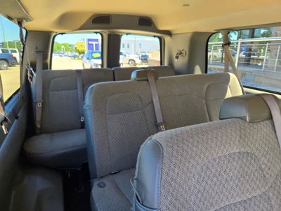 2025 GMC Savana Passenger LT