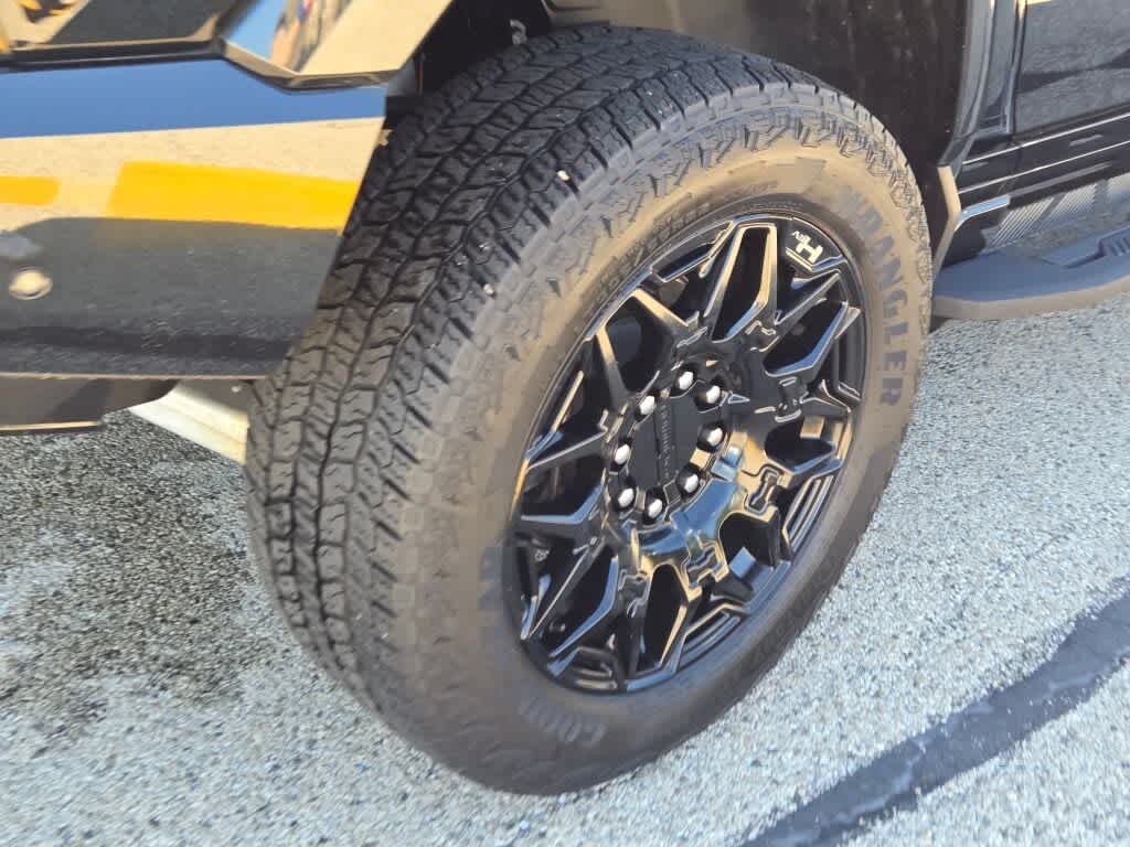 2024 GMC HUMMER EV SUV 2X