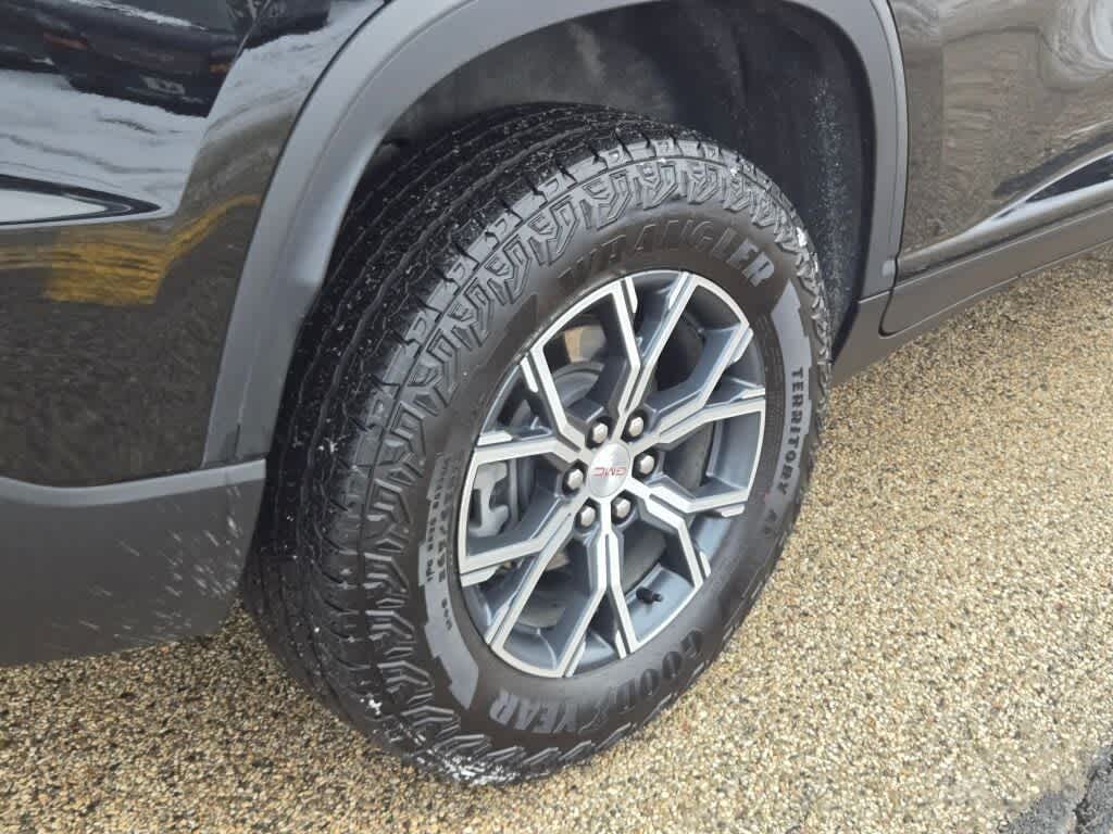 2024 GMC Acadia AT4