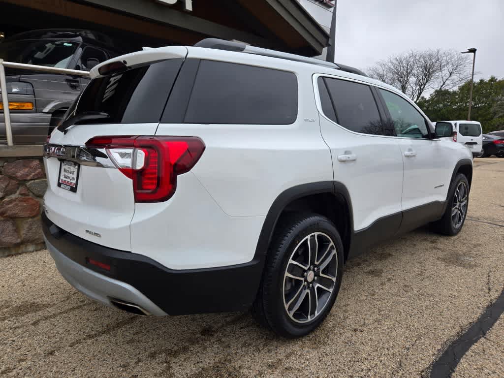 2023 GMC Acadia SLT