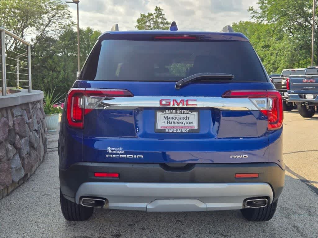 2023 GMC Acadia SLT