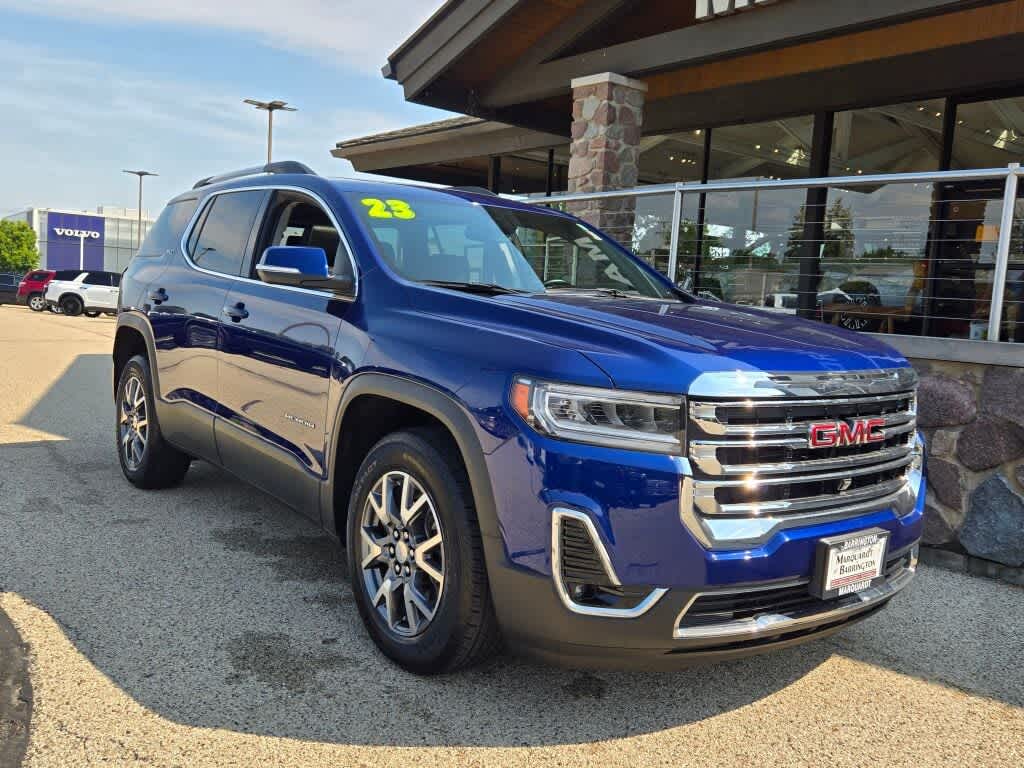 2023 GMC Acadia SLT