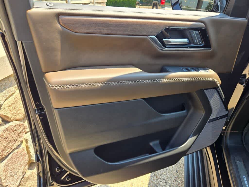2025 GMC Yukon Denali Ultimate