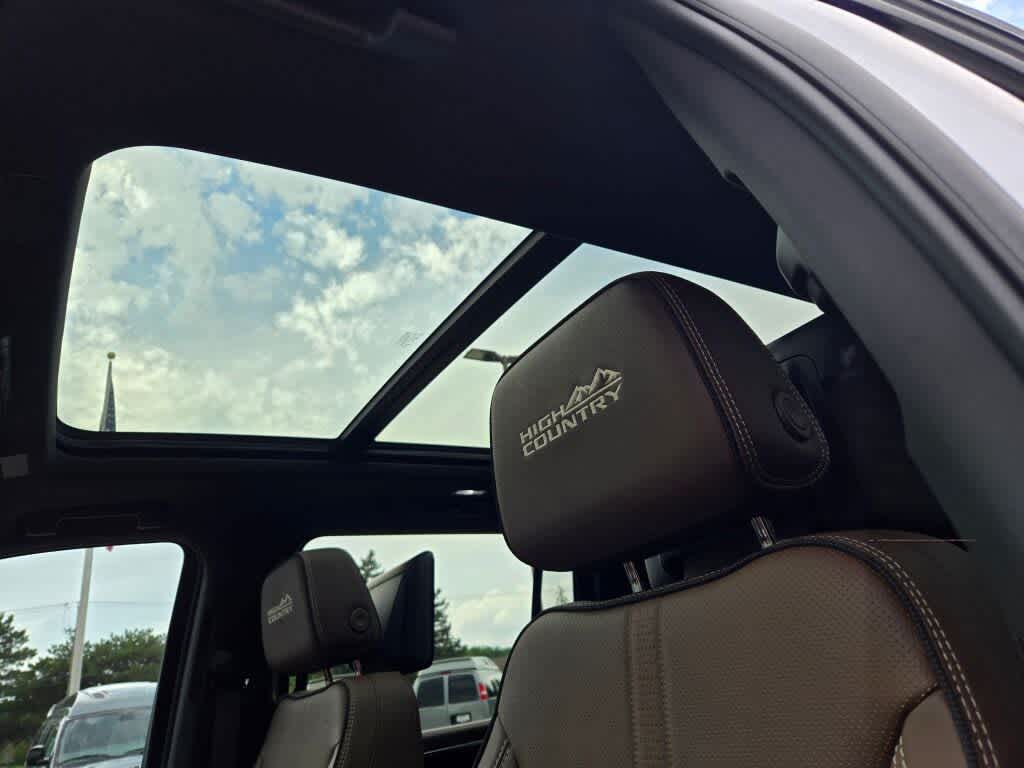 2025 Chevrolet Suburban High Country