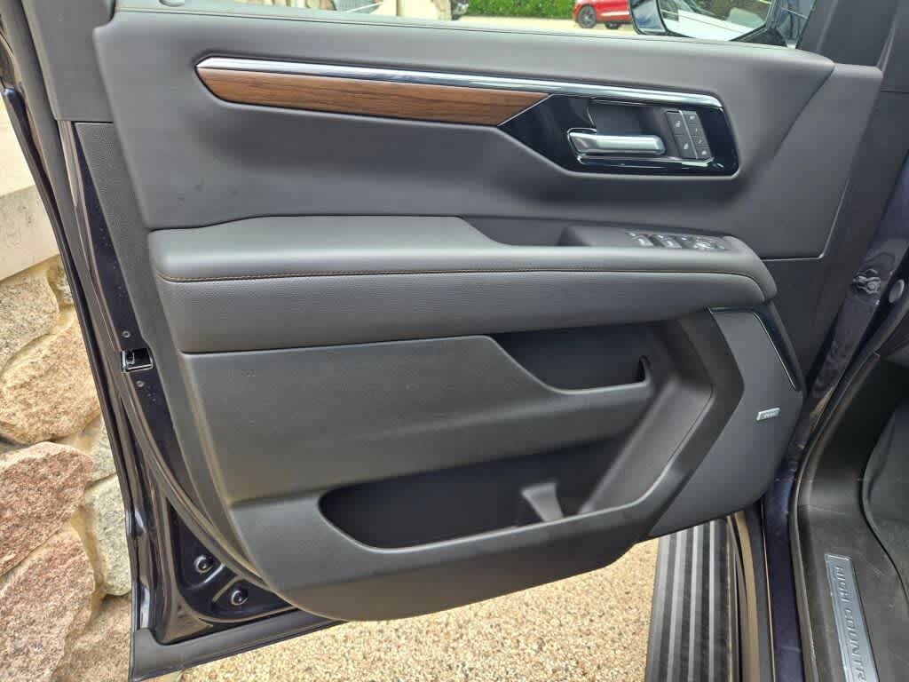 2025 Chevrolet Suburban High Country