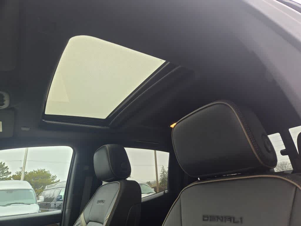 2025 GMC Canyon Denali