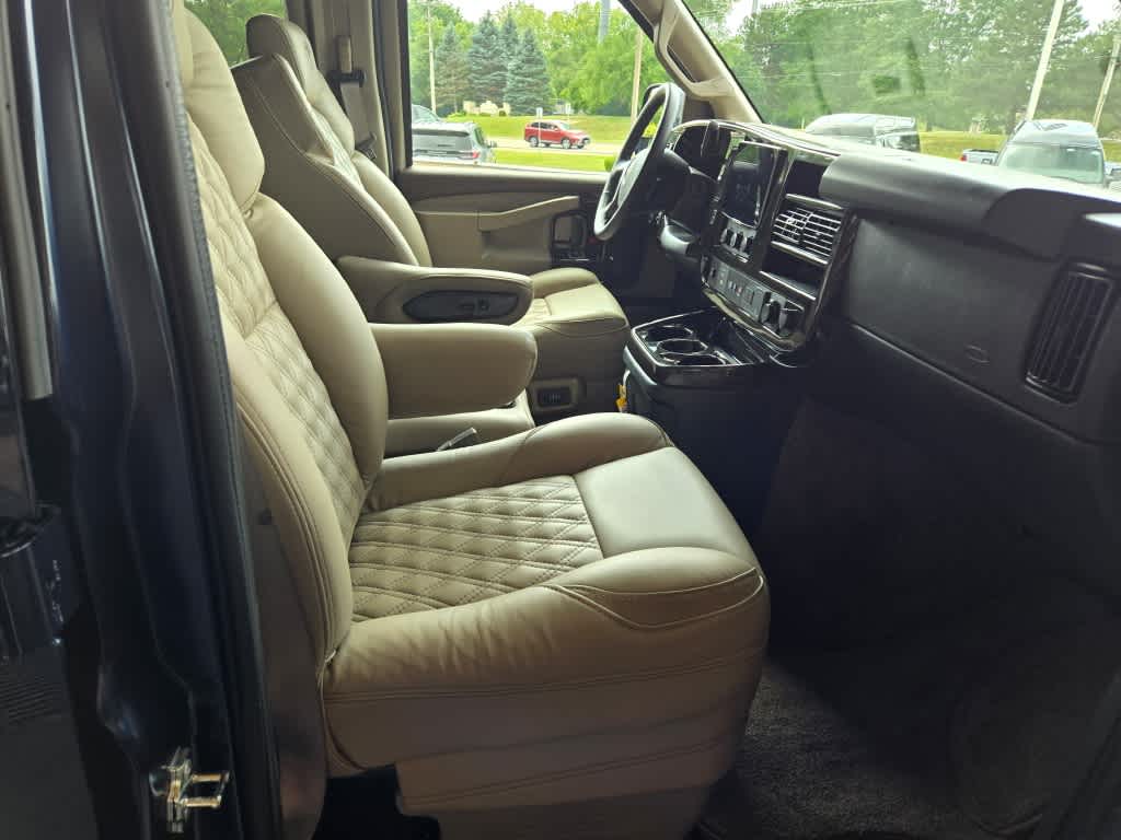 2025 GMC Savana Cargo 2500 Work Van in Barrington, IL Chicahttps