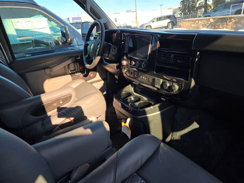 2025 GMC Savana Cargo 2500 Work Van