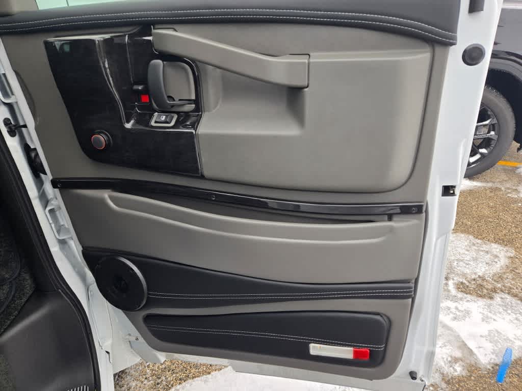 2025 GMC Savana Cargo 2500 Work Van