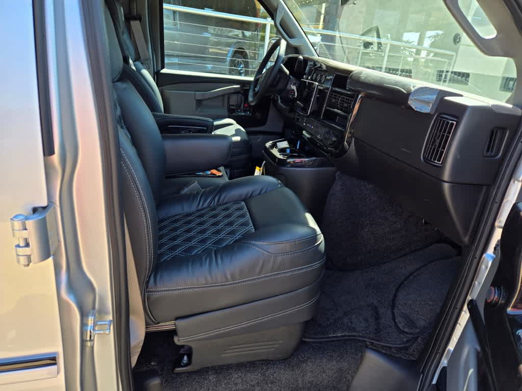 2025 GMC Savana Cargo 2500 Work Van