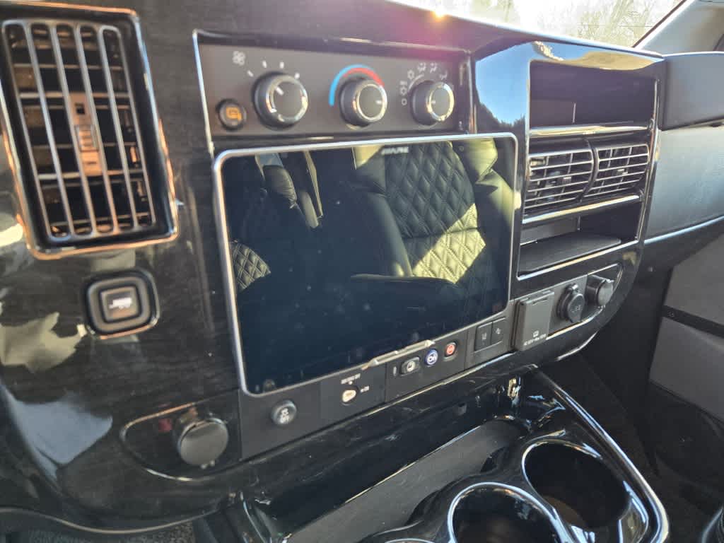 2025 GMC Savana Cargo 2500 Work Van