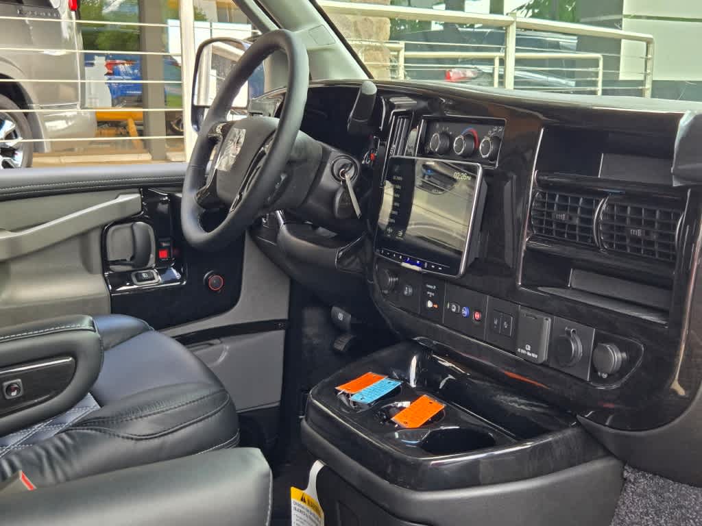 2025 GMC Savana Cargo 2500 Work Van