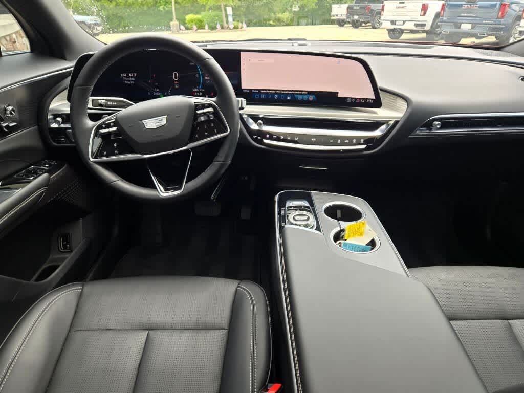 2024 Cadillac LYRIQ Sport 1