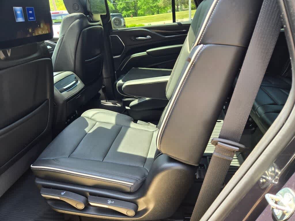 2024 Cadillac Escalade Sport