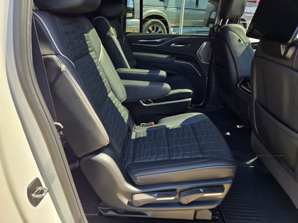 2024 Cadillac Escalade ESV Sport Platinum