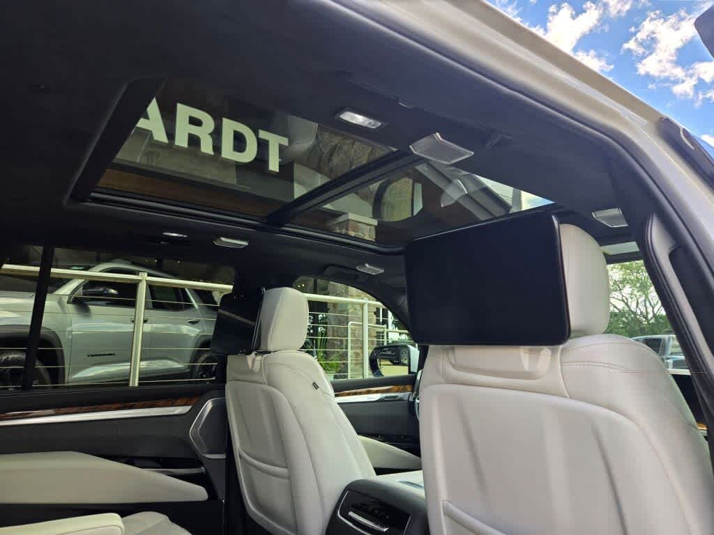 2025 Cadillac Escalade Sport Platinum