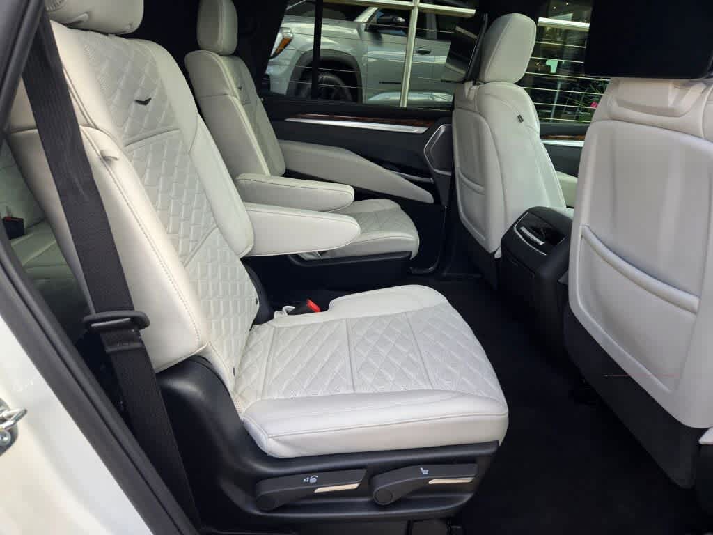 2025 Cadillac Escalade Sport Platinum