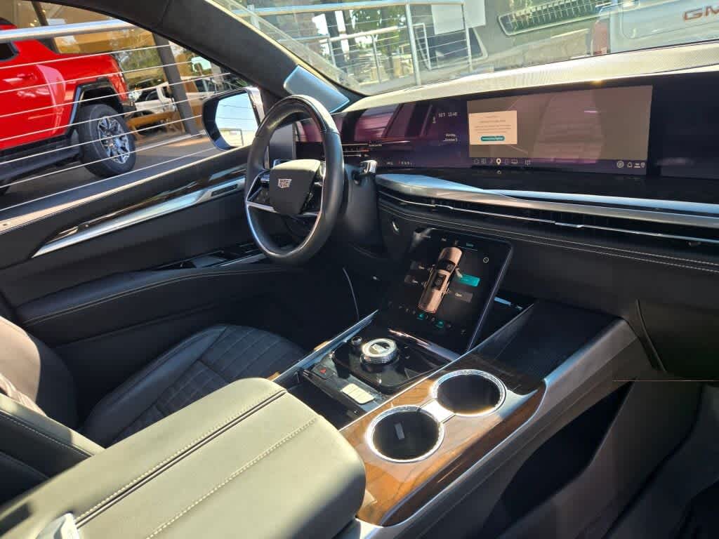 2025 Cadillac Escalade Sport Platinum