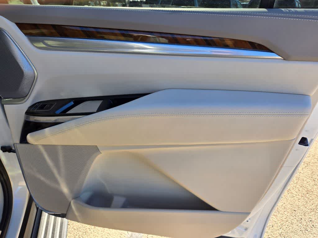 2025 Cadillac Escalade ESV Premium Luxury Platinum