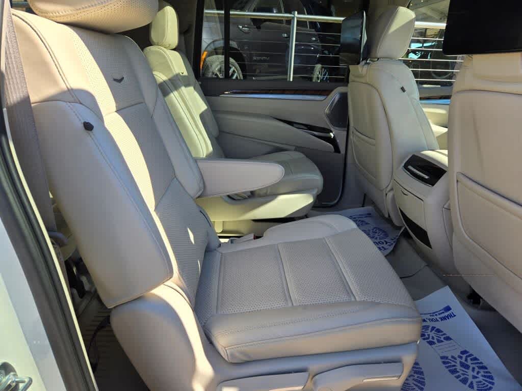 2025 Cadillac Escalade ESV Premium Luxury Platinum