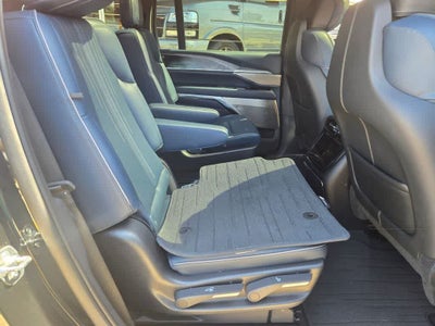 2025 Cadillac ESCALADE IQ Luxury 2