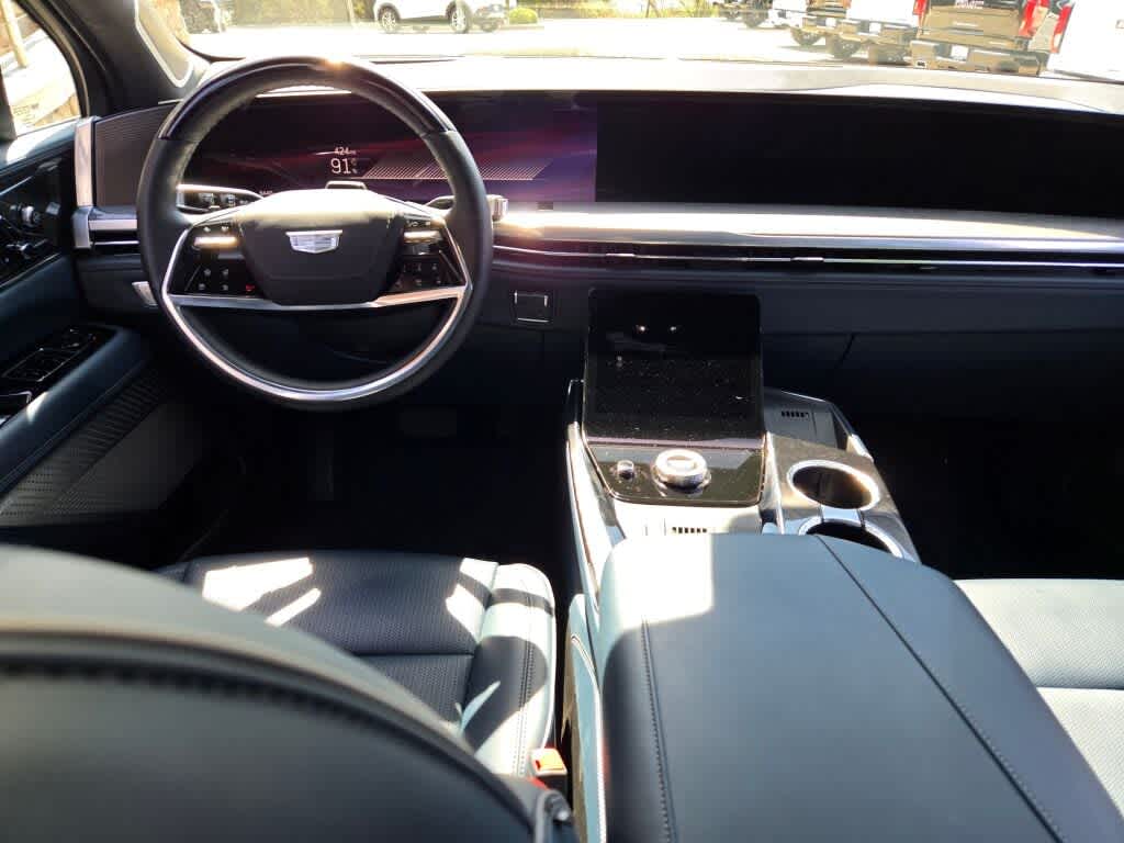 2025 Cadillac ESCALADE IQ Luxury 2