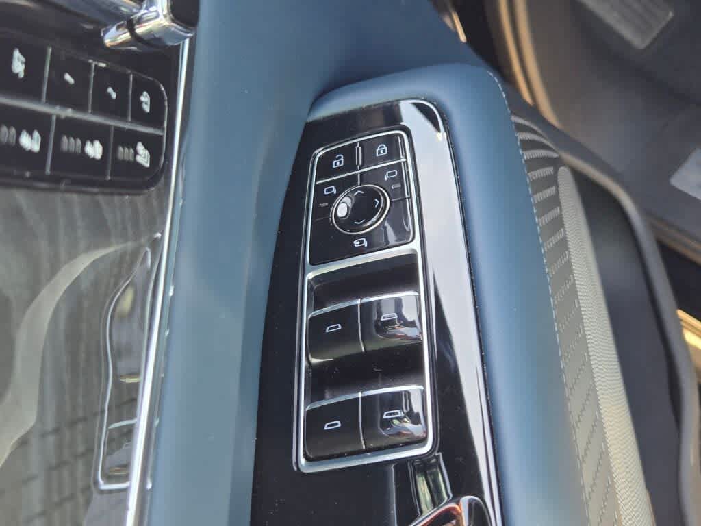 2025 Cadillac ESCALADE IQ Luxury 2