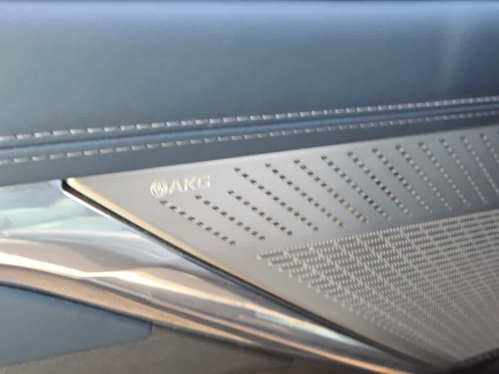 2025 Cadillac ESCALADE IQ Luxury 2