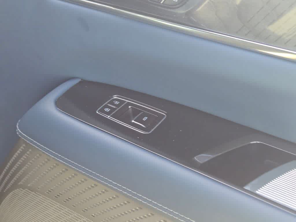 2025 Cadillac ESCALADE IQ Luxury 2