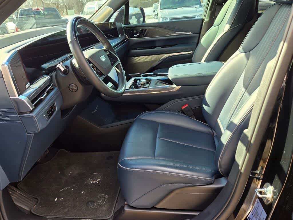 2025 Cadillac ESCALADE IQ Sport 2