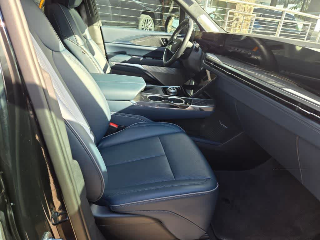 2025 Cadillac ESCALADE IQ Sport 2