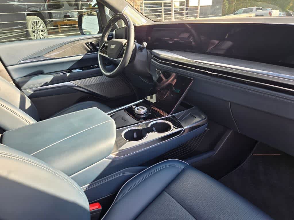 2025 Cadillac ESCALADE IQ Sport 2