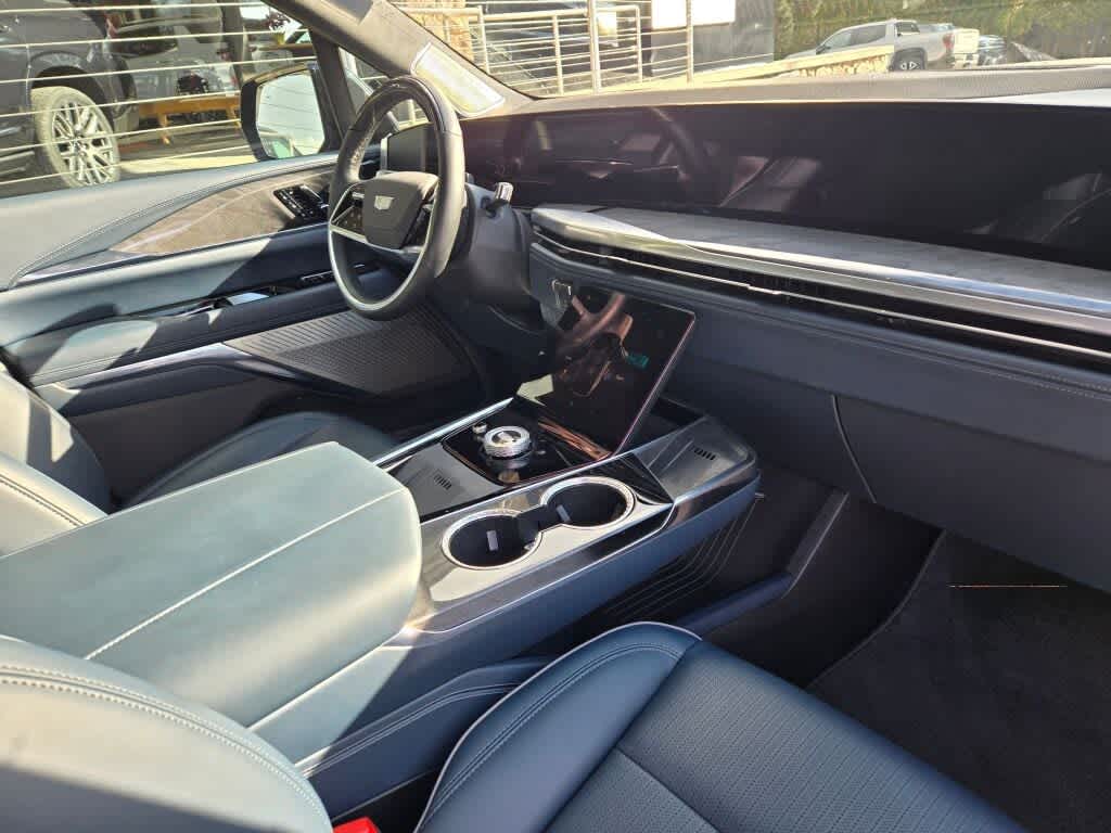 2025 Cadillac ESCALADE IQ Sport 2