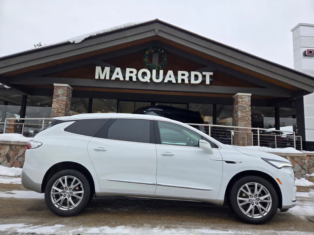 2023 Buick Enclave Essence