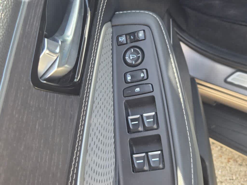 2022 Acura MDX w/Advance Package