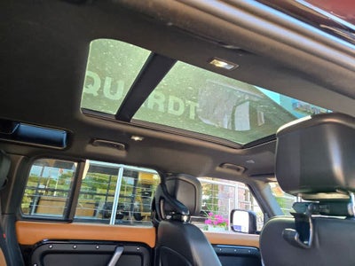 2024 Land Rover Defender 110 P400 X-Dynamic SE